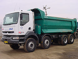 Renault-8x4.jpg Renault-8x4.jpg